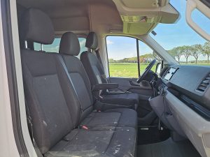 Wnętrze kabiny — MAN TGE 3.180 L4H3 Dubbele Cabine! z 2022 roku