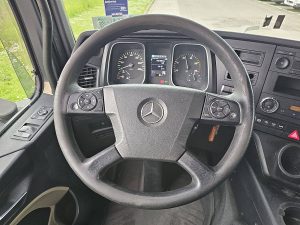 Wyposażenie specjalne wnętrza — Mercedes-Benz ACTROS 1836 LS z 2014 roku
