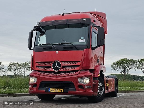Mercedes-Benz ACTROS 1836 LS z 2014 roku, ciągnik siodłowy z zagranicy — przód pojazdu