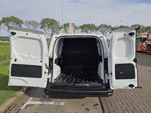 Przestrzeń ładunkowa — Mercedes-Benz CITAN 110 CDI Long Airco Mbux Eur6 z 2024 roku