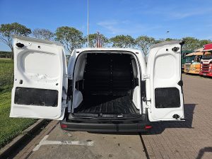 Przestrzeń ładunkowa — Mercedes-Benz CITAN 110 CDI Long Airco Mbux Eur6 z 2024 roku