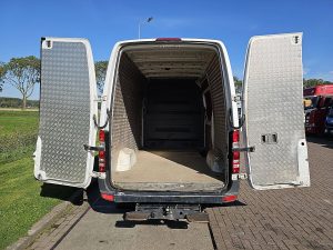 Przestrzeń ładunkowa — Mercedes-Benz SPRINTER 213 z 2016 roku