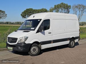 Strona kierowcy z przodu — Mercedes-Benz SPRINTER 213 z 2016 roku
