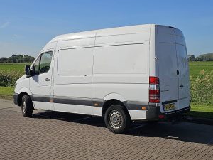 Strona kierowcy z tyłu — Mercedes-Benz SPRINTER 213 z 2016 roku