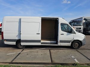 Drzwi boczne przestrzeni ładunkowej — Mercedes-Benz SPRINTER 314 z 2019 roku