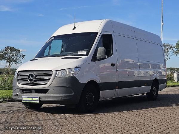 Mercedes-Benz SPRINTER 314 z 2019 roku, blaszak z zagranicy — przód pojazdu