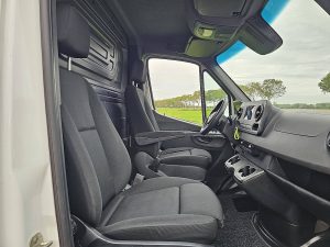 Wnętrze kabiny — Mercedes-Benz SPRINTER 316 ac automaat EURO6 z 2020 roku