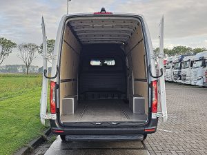 Przestrzeń ładunkowa — Mercedes-Benz SPRINTER 317 L3H2 Maxi Mbux Autom z 2022 roku