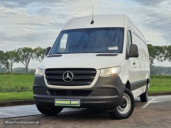 Mercedes-Benz SPRINTER 317 L3H2 Maxi Mbux Autom z 2022 roku, blaszak z zagranicy — przód pojazdu