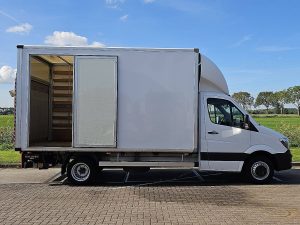 Drzwi boczne przestrzeni ładunkowej — Mercedes-Benz SPRINTER 516 Bakwagen Laadklep! z 2017 roku