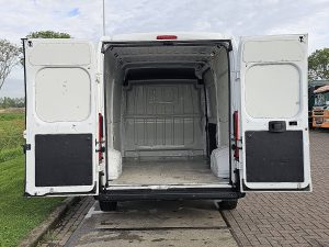 Przestrzeń ładunkowa — Opel MOVANO 2.2 L2H2 Airco Euro6 z 2024 roku