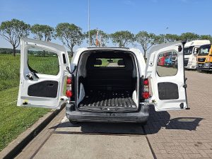 Przestrzeń ładunkowa — Peugeot PARTNER 1.6 HDI Airco APK: 20-4-2027 z 2014 roku