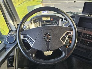 Wyposażenie specjalne wnętrza, ujęcie 2 — Renault C 380 Platform 21Ton z 2014 roku