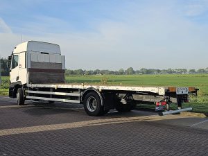 Strona kierowcy z tyłu — Renault C 380 Platform 21Ton z 2014 roku