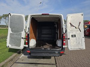 Przestrzeń ładunkowa — Volkswagen CRAFTER 35 2.0 z 2016 roku