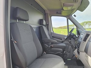 Wnętrze kabiny — Volkswagen CRAFTER 35 2.0 z 2016 roku