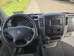 Deska rozdzielcza i stanowisko kierowcy — Volkswagen CRAFTER 35 2.0 z 2016 roku