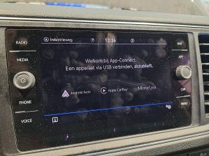 Ekran z Apple CarPlay — Volkswagen CRAFTER 35 2.0 L3H3 LED 2xZijdeur ! z 2021 roku