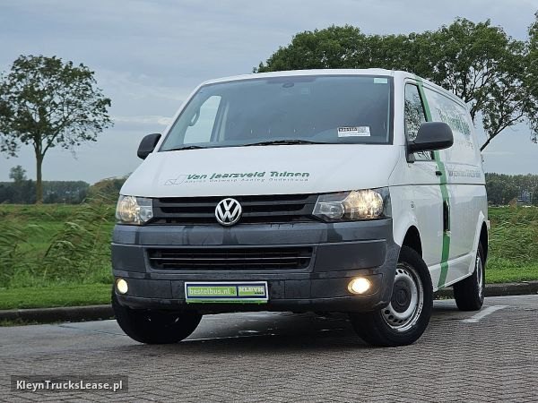 Volkswagen TRANSPORTER 2.0 TDI L2 140Pk z 2013 roku, blaszak z zagranicy — przód pojazdu