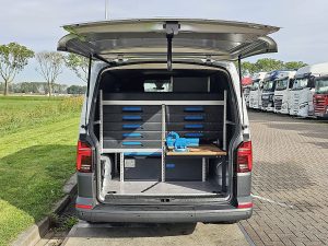 Przestrzeń ładunkowa — Volkswagen TRANSPORTER 2.0 TDI L2H1 LED Navi Autom. z 2021 roku