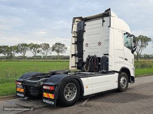 Strona pasażera z tyłu — Volvo FH 460 z 2021 roku