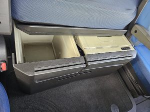 Wyposażenie specjalne wnętrza — Volvo FH 460 z 2021 roku