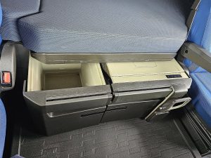 Wyposażenie specjalne wnętrza — Volvo FH 460 z 2022 roku
