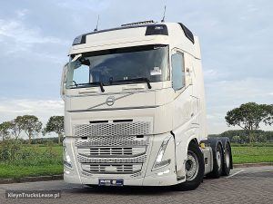 Przód pojazdu — Volvo FH 500 z 2022 roku