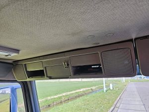 Wyposażenie specjalne wnętrza — Volvo FM 13.500 EEV 10X4 HEAVY DUTY z 2011 roku